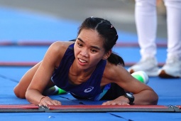 Chân chạy Ngọc Hoa bò về đích vì kiệt sức gây xúc động, Hoàng Nguyên Thanh lập kỳ tích