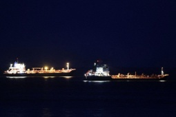 Giá dầu thế giới đảo chiều liên tục, áp lực tăng giá quay trở lại