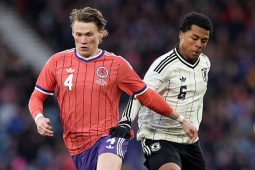 Video bóng đá Scotland - Nhật Bản: Tuyệt phẩm định đoạt