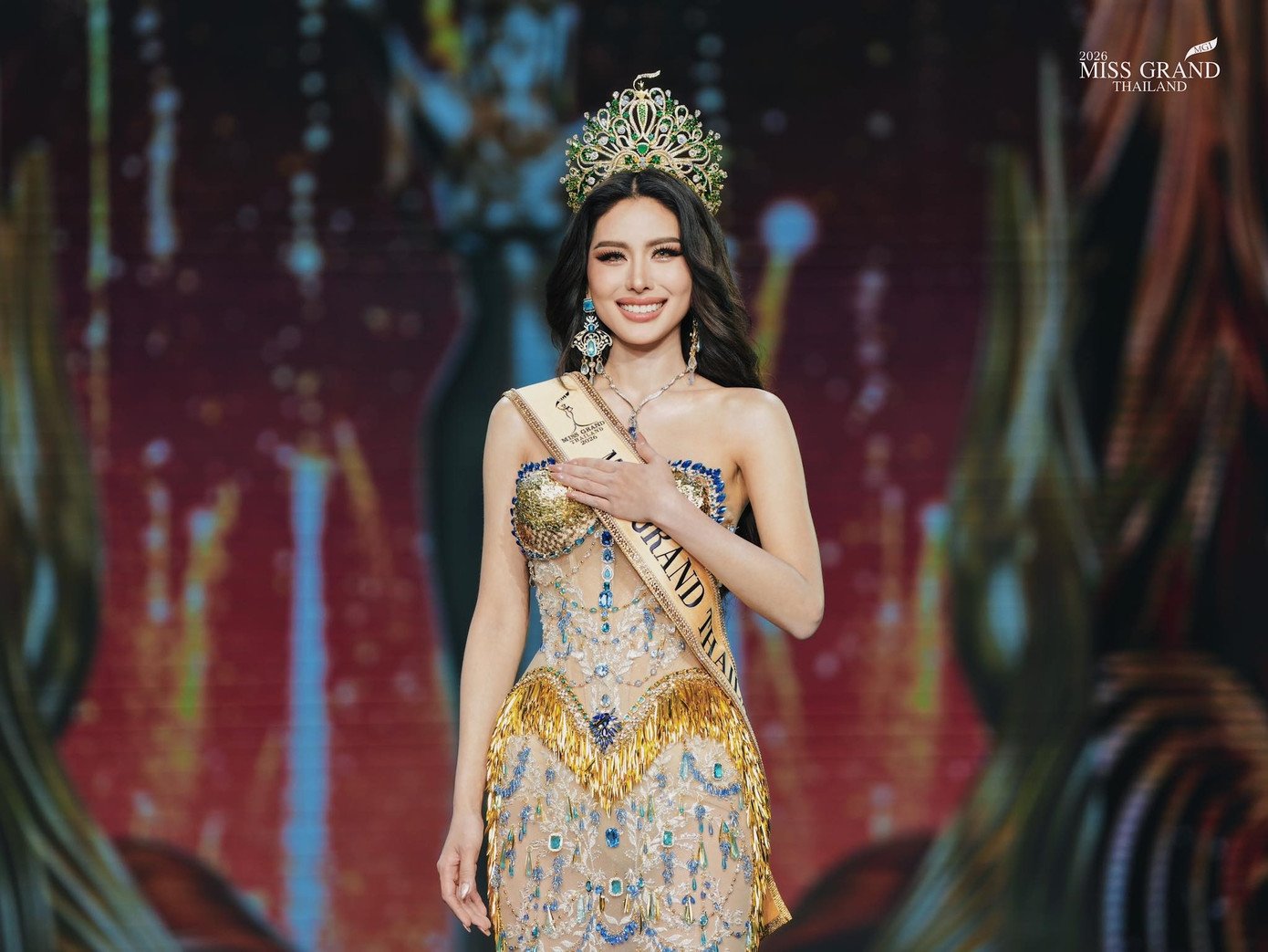 Fan sắc đẹp ngỡ ngàng khi tân Miss Grand Thailand 2026 đăng quang ở tuổi 32 - 3