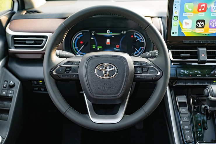 Giá xe Toyota Innova Cross niêm yết và lăn bánh tháng 3/2026 - 9