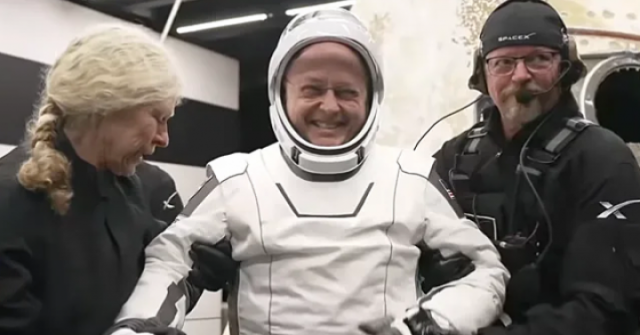 Sự cố bí ẩn khiến phi hành gia NASA mất khả năng nói