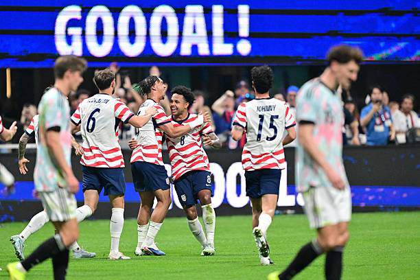 Mỹ chơi khá sáng sủa trước đối thủ mạnh và đã có bàn dẫn trước