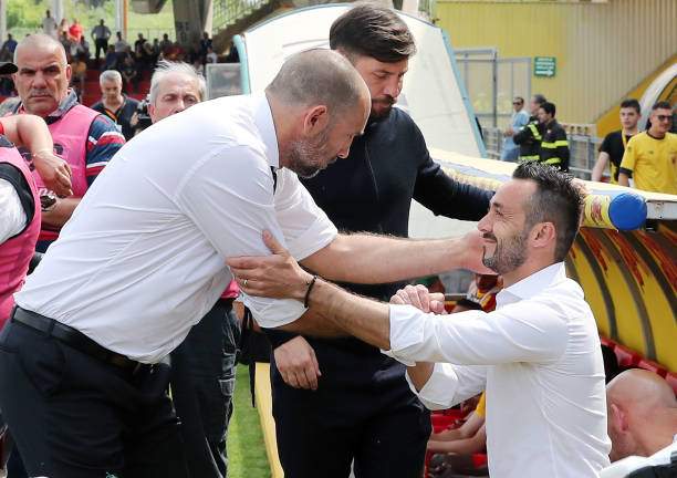 Đang có tin đồn HLV Roberto De Zerbi (phải) sẽ thay thế Igor Tudor ở Tottenham