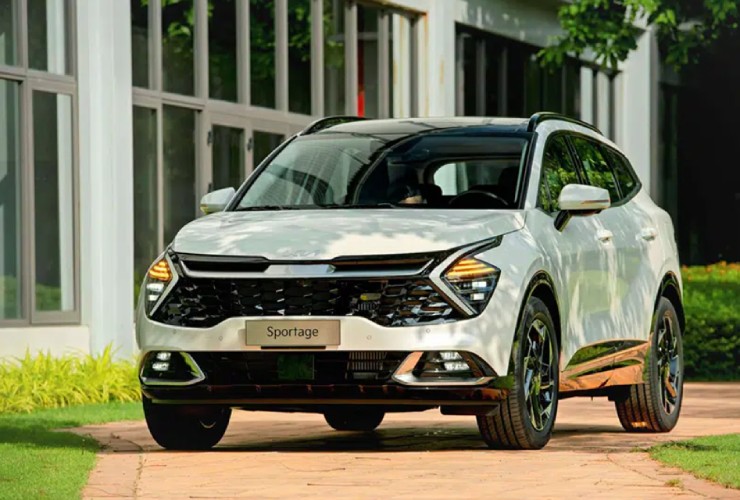 Kia Sportage nhiều phiên bản, sánh cạnh Toyota Corolla Cross - 2