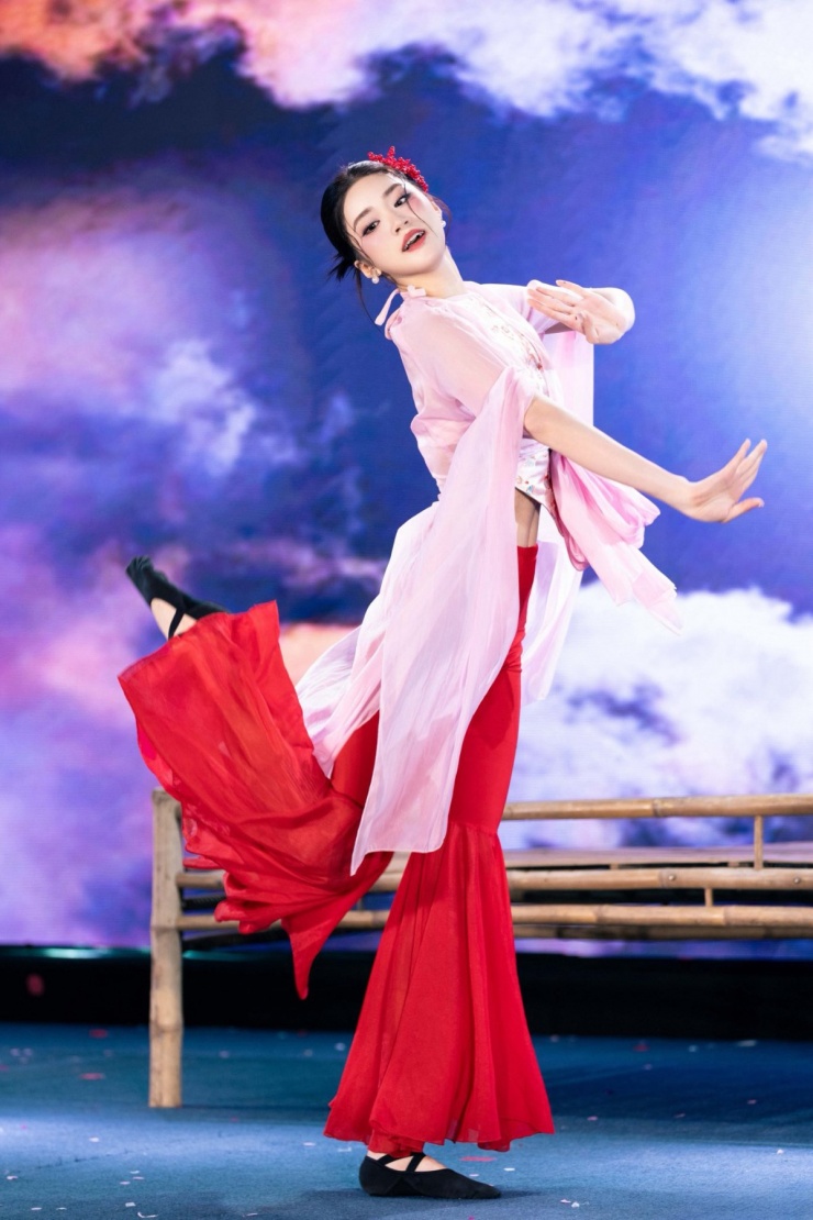 Nhan sắc tân Miss World Vietnam - 6