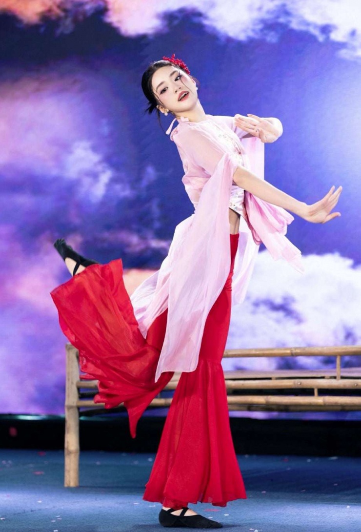 Phan Phương Oanh trong phần thi Tài năng. (Ảnh: BTC)