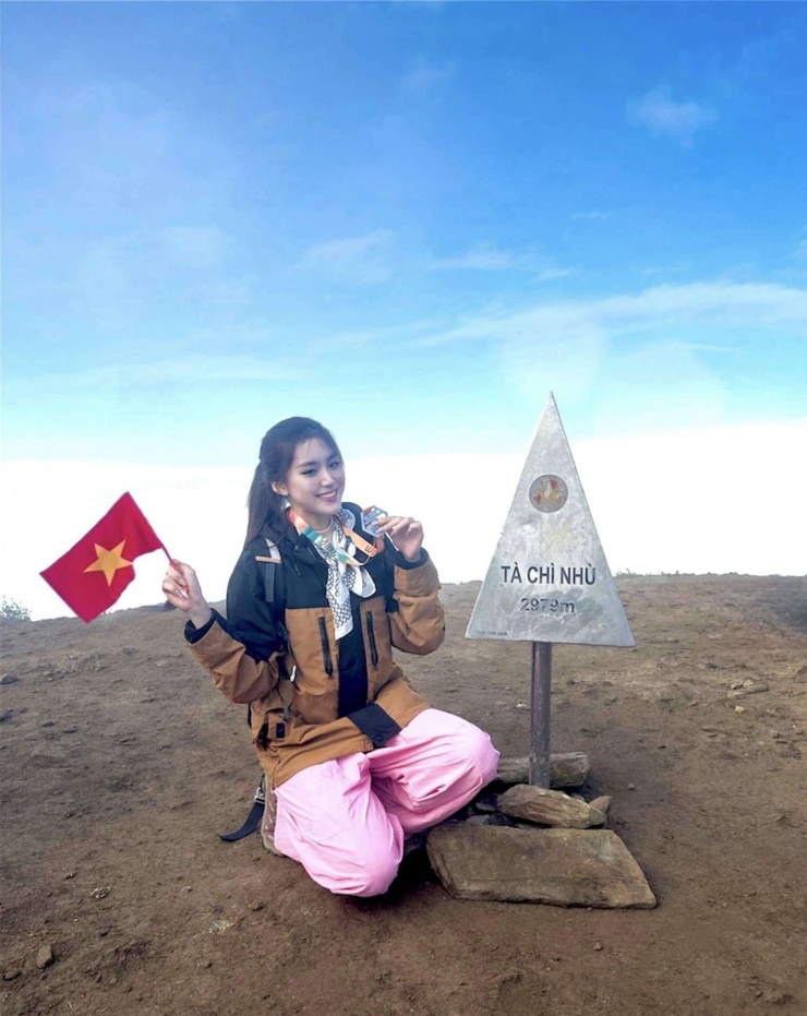 Phan Phương Oanh có lối sống năng động, cô yêu thích trải nghiệm và khám phá. (Ảnh: FBNV)