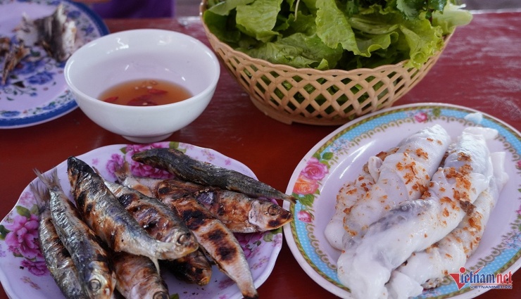 Món ngon giản dị bên đền thiêng xứ Nghệ khiến du khách "ăn một lần nhớ mãi"