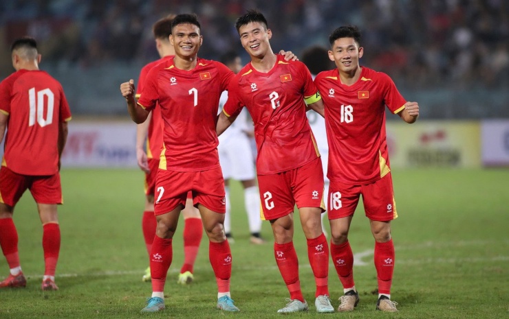 Việt Nam đại chiến Malaysia: 'Song sát' Son - Hên liệu có đá chính? - 1