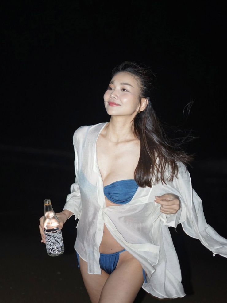 Ảnh sao 30/3: Bố con Johnathan Hạnh Nguyễn cười híp mắt bên nhau - 7