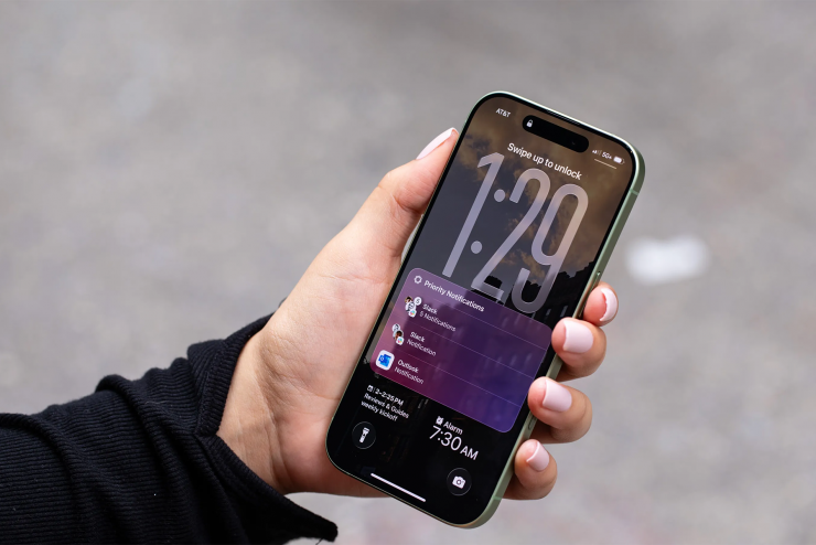 Lockdown Mode là tính năng bảo mật tùy chọn trên iPhone được Apple giới thiệu từ năm 2022. Ảnh: The Verge 