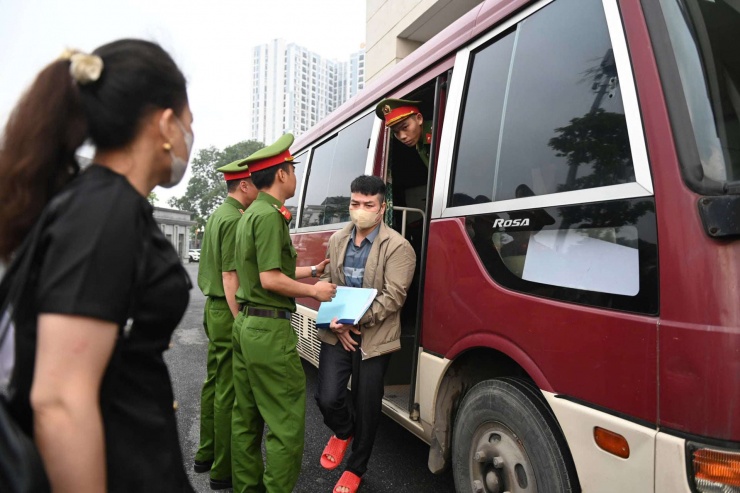 Trong vụ án này có 23 bị cáo bị truy tố, trong đó có 1 bị cáo bị xét xử vắng mặt. Ảnh: X.A