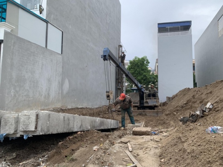 Giá VLXD, nhân công tăng khiến áp lực chi phí đè nặng lên những gia đình đã lên kế hoạch xây nhà.