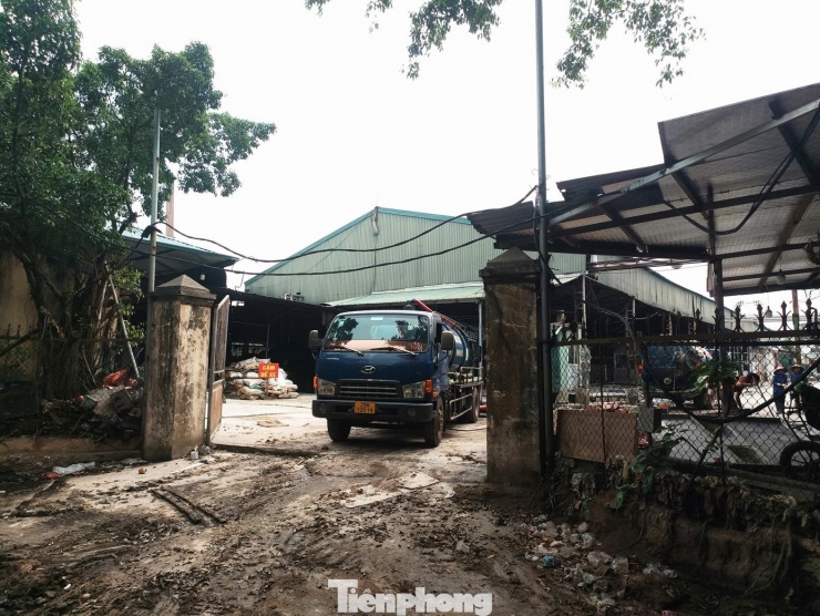 Cơ sở của đối tượng Hiền nằm sát cổng sau của Cơ sở giết mổ gia súc tập trung Vạn Phúc.