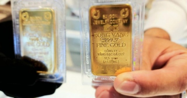 Giá vàng hôm nay 30-3: Vàng, bạc rớt khi dầu th...