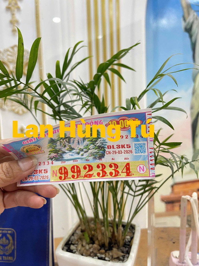 Sáng 30-3, nhiều người ở TPHCM và Tây Ninh nhận tin vui từ xổ số miền Nam - 2