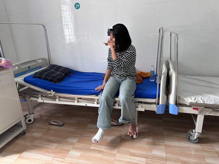 Một nữ sinh lớp 6 của Trường 19/8 nhập viện sau khi bị bạn đánh