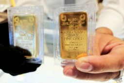 Giá vàng hôm nay 30-3: Vàng, bạc rớt khi dầu thô tăng mạnh