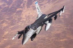 Tiêm kích F-16 Mỹ chặn máy bay gần khu nghỉ dưỡng Mar-a-Lago của ông Trump