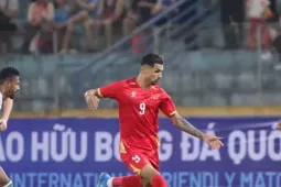 Việt Nam đại chiến Malaysia: 'Song sát' Son - Hên liệu có đá chính?