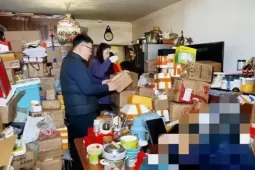 Cụ bà đặt hàng nghìn đơn hàng, chất đầy nhà