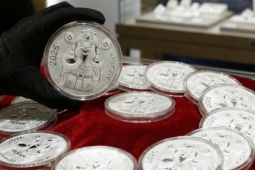 Giá bạc hôm nay 30-3: Bạc Phú Quý, Ancarat tăng vọt