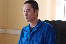 Gã đàn ông đốn mạt xâm hại trẻ tại phòng trọ