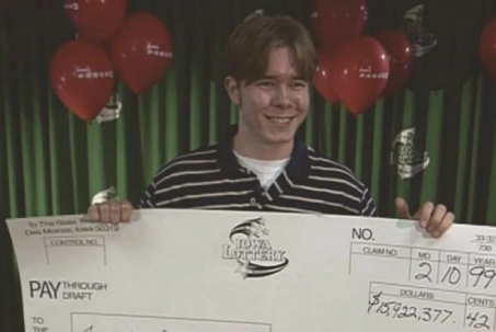 Quyết định bất ngờ của nam sinh viên nghèo bỗng dưng trúng độc đắc 500 tỷ đồng khiến cuộc đời thay đổi sau 27 năm