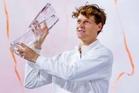 Sinner san bằng kỳ tích Federer, lập cú đúp vô địch với kỷ lục đáng sợ