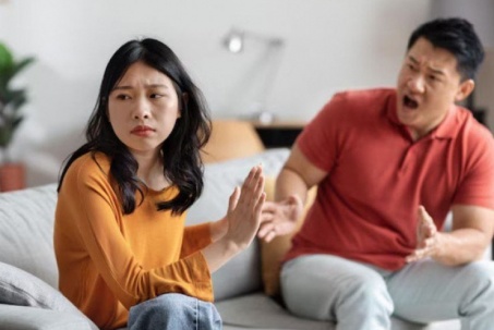 50 tuổi vẫn yêu rồ dại: 6 ngày sống khỏa thân trong rừng chỉ vì cãi nhau với bạn gái