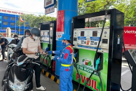 Quyết sách 'thần tốc' hạ nhiệt giá xăng dầu, ổn định kinh tế