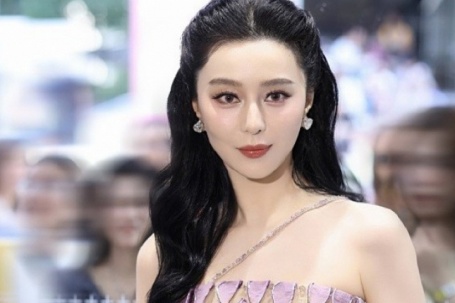 Phạm Băng Băng gây chú ý khi xuất hiện tại Thái Lan