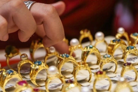 Giá vàng bật tăng trở lại, rủi ro vẫn còn nếu ‘pháo đài’ bị xuyên thủng