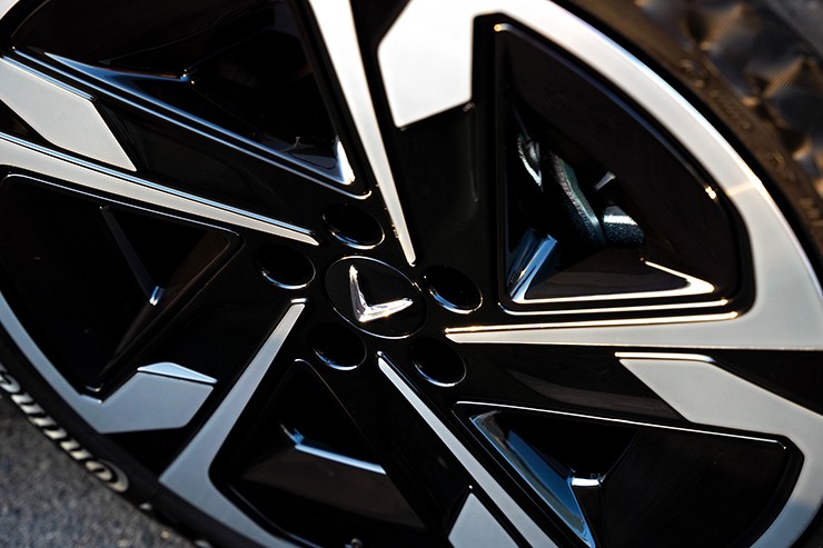 Giá xe VinFast VF 9 cập nhật tháng 3/2026 - 10