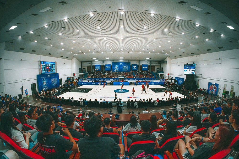 Toàn cảnh Nhà thi đấu Cầu Giấy tại trận Chung kết HBC 2026.