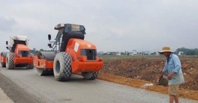 Người dân, doanh nghiệp nghẹt thở trong cơn “bão giá” vật liệu xây dựng