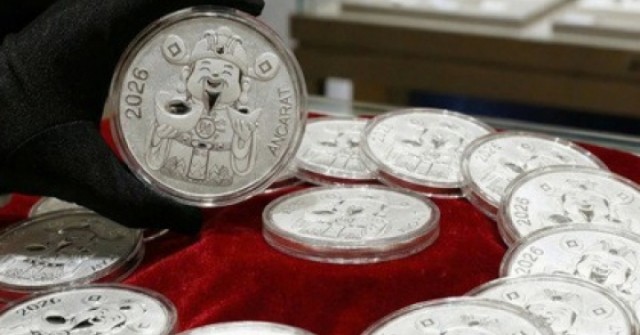 Giá bạc hôm nay 30-3: Bạc Phú Quý, Ancarat tăng vọt