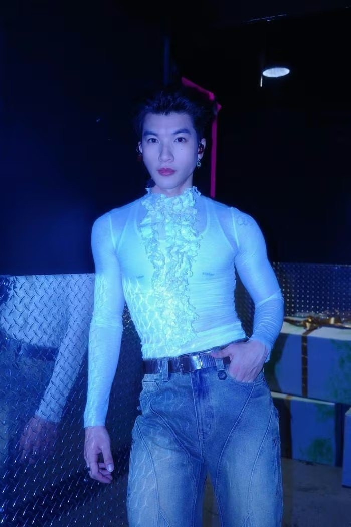 Ê-kíp của nam rapper được khen ngợi nhờ tư duy phối đồ tiến bộ.