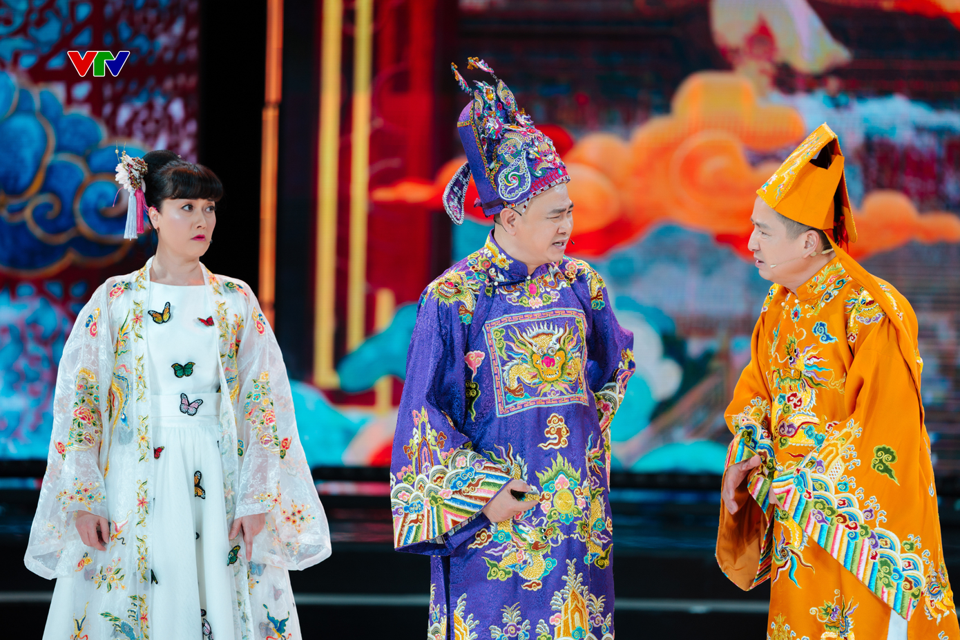 Nghệ sĩ chỉ có thời ngắn ngủi để chuẩn bị, tập luyện cho Táo Quân trái mùa.