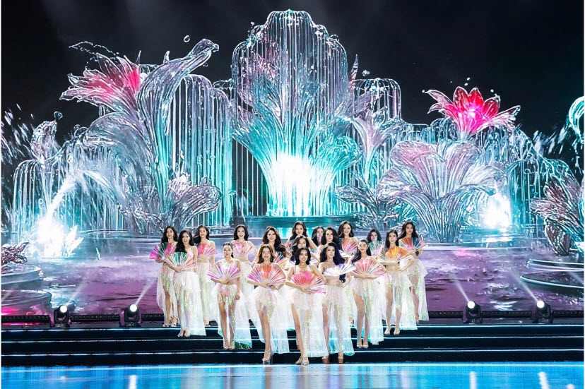 Phan Phương Oanh đăng quang Miss World Vietnam 2025 - 12