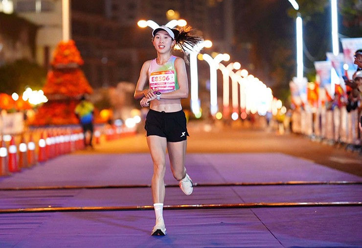 Khánh Ly giành hạng 4 nội dung 21km hệ tuyển giải quốc gia