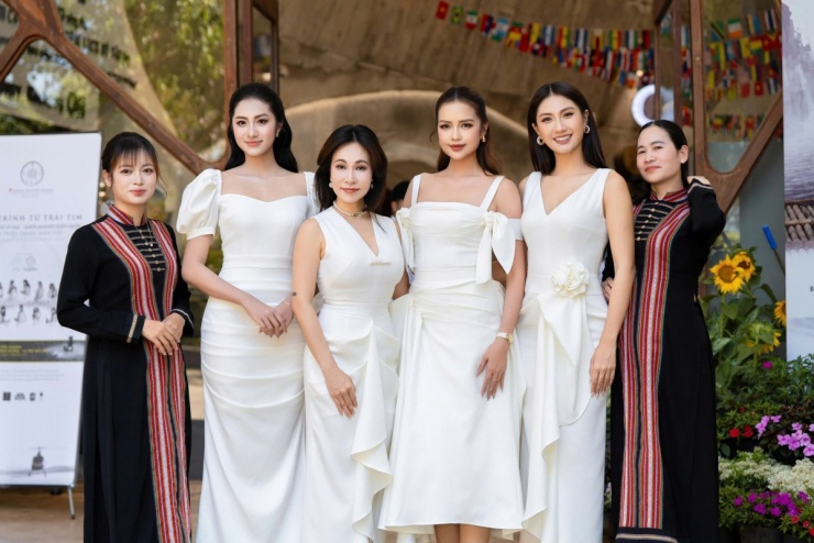 Hoa hậu Hà Trúc Linh gây thương nhớ bởi vẻ đẹp trong trẻo, nhẹ nhàng - 7