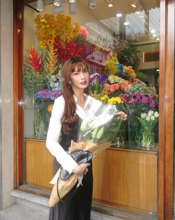 Ảnh sao 31/3: Con gái Kha Ly ra phim trường ở Tiền Giang thăm bố mẹ - 6