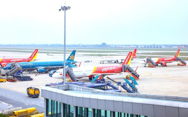 Các hãng hàng không Việt Nam đã lên kế hoạch cắt giảm 10-20% số chuyến bay trong Quý II/2026 và có thể sẽ phải tiếp tục điều chỉnh sản lượng khai thác nếu giá nhiên liệu duy trì mức cao kéo dài