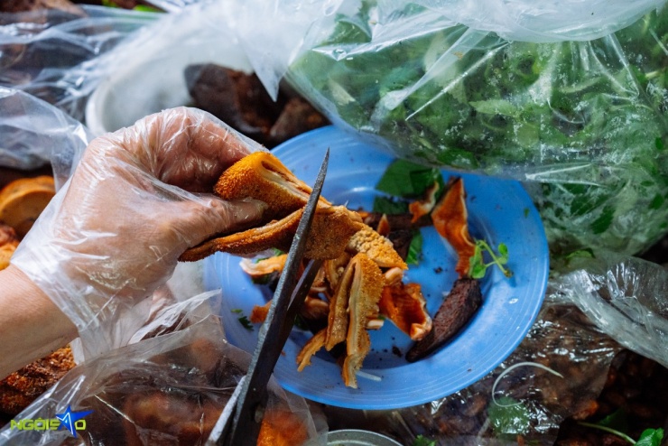 Quán nộm lim tá lả vỉa hè 36 năm đông kín khách ở Hà Nội - 4