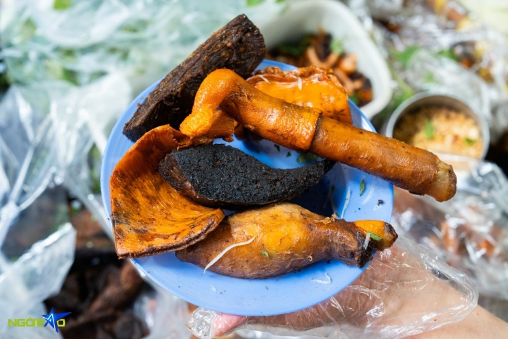 Quán nộm lim tá lả vỉa hè 36 năm đông kín khách ở Hà Nội - 6