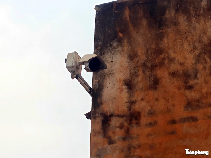 Các đối tượng trong đường dây thu gom lợn mắc dịch tả lợn châu Phi tại các tỉnh như Phú Thọ, Tuyên Quang vận chuyển về Hà Nội. (Trong ảnh, camera lắp xung quanh Công ty TNHH thực phẩm Cường Phát.)