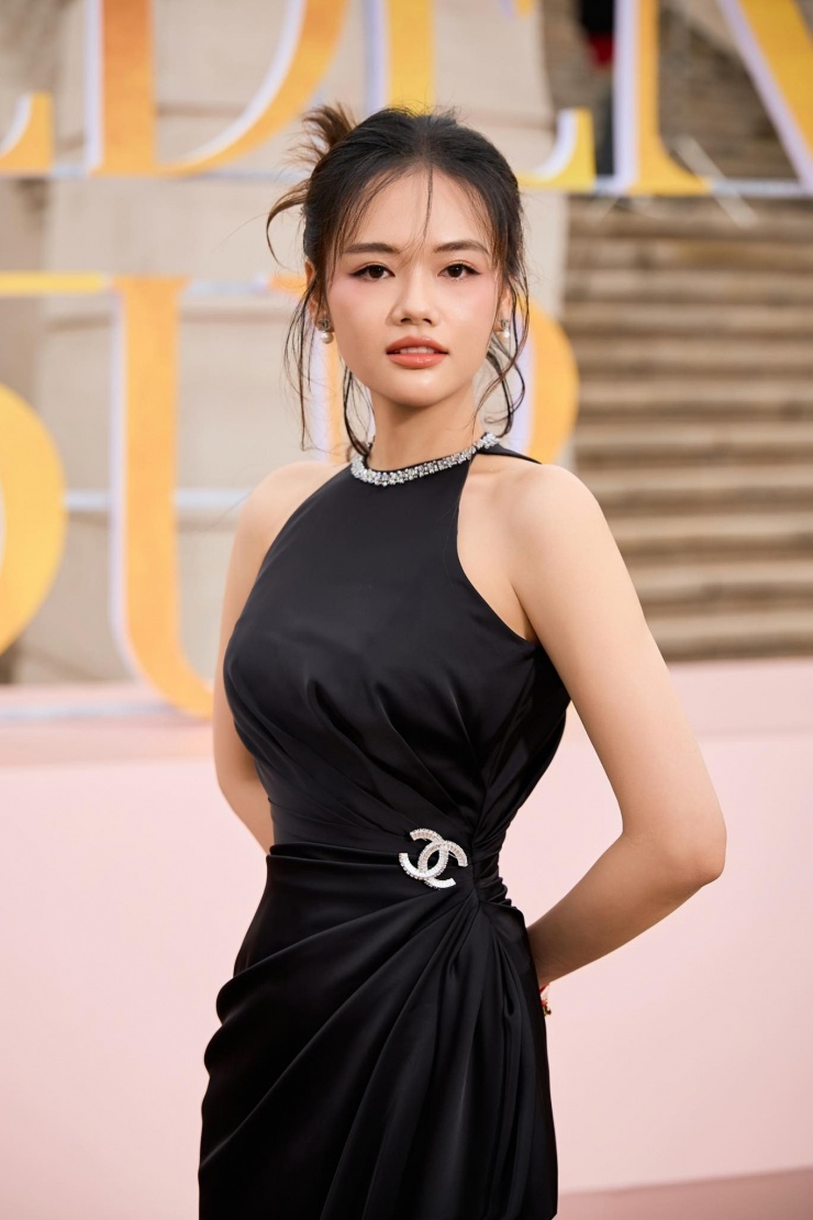 Nữ diễn viên bị ghét nhất trong phim giờ vàng có Phương Oanh là ai? - 2