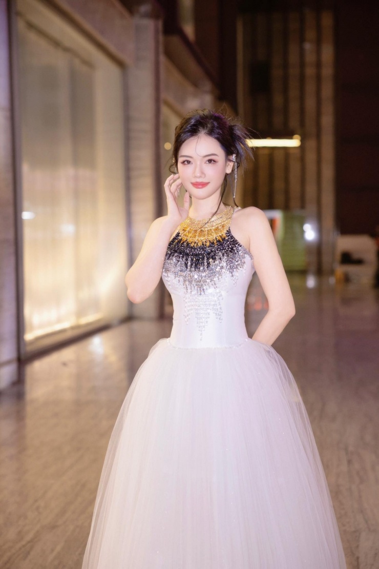 Nữ diễn viên bị ghét nhất trong phim giờ vàng có Phương Oanh là ai? - 6